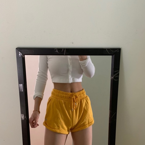 Mustard yellow lounge shorts - Picture 2 of 3